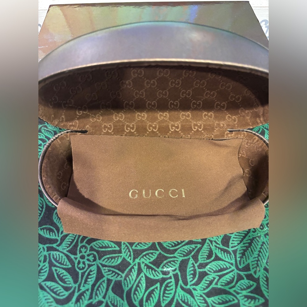 Gucci Women's Brown Gradient Round Sunglasses - Style: GG4208/s Color: 4ZGCC - Picture 8 of 13